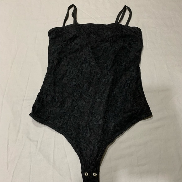 Lace bodysuit & skirt set - Picture 4 of 10